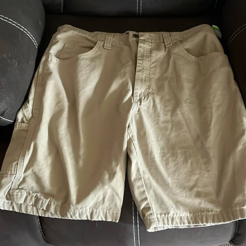Men’s wrangler shorts, size 36